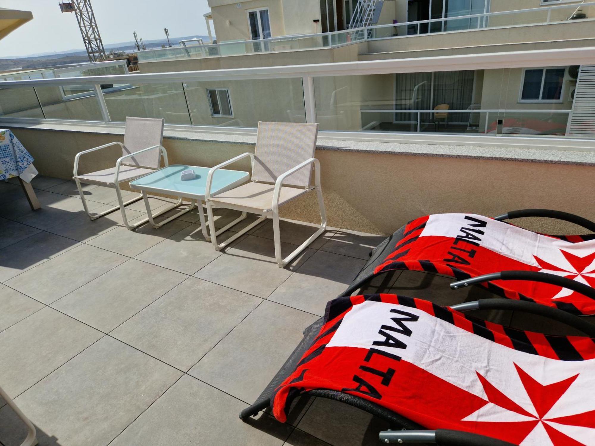 Sea View New Penthouse Terrace & Garage Parking Apartment Сейнт Полс Бей Екстериор снимка