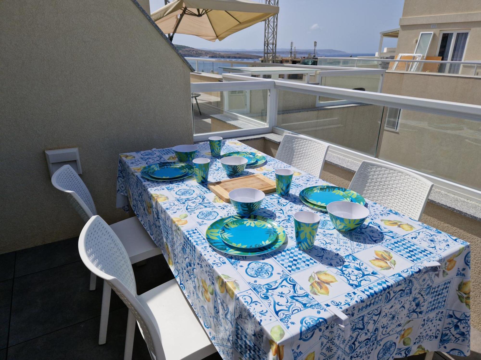 Sea View New Penthouse Terrace & Garage Parking Apartment Сейнт Полс Бей Екстериор снимка