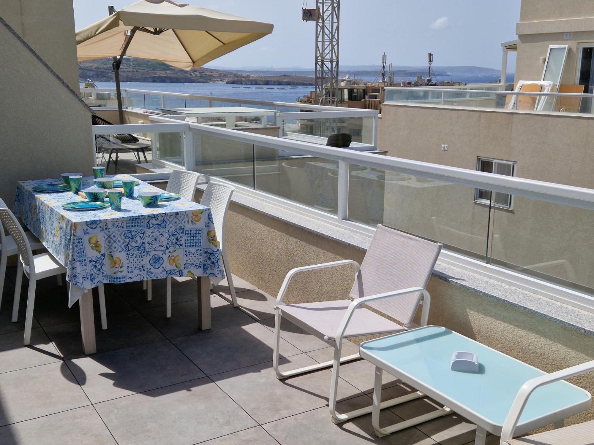 Sea View New Penthouse Terrace & Garage Parking Apartment Сейнт Полс Бей Екстериор снимка