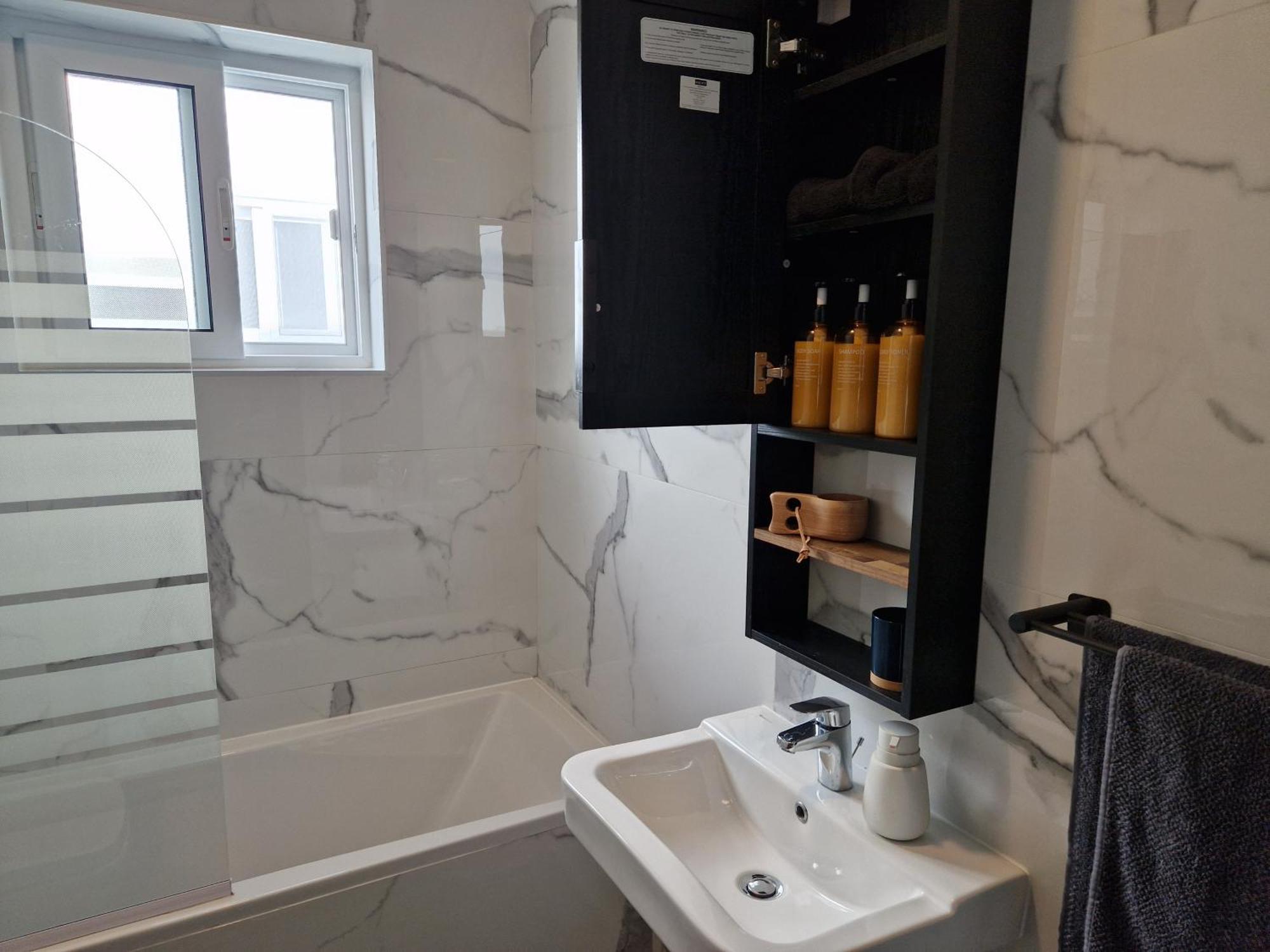 Sea View New Penthouse Terrace & Garage Parking Apartment Сейнт Полс Бей Екстериор снимка