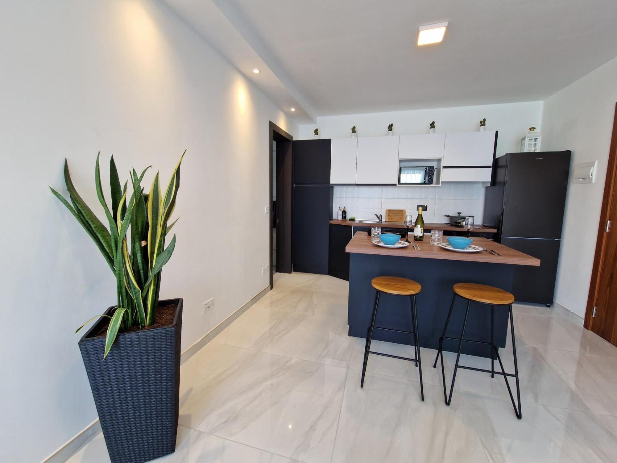 Sea View New Penthouse Terrace & Garage Parking Apartment Сейнт Полс Бей Екстериор снимка