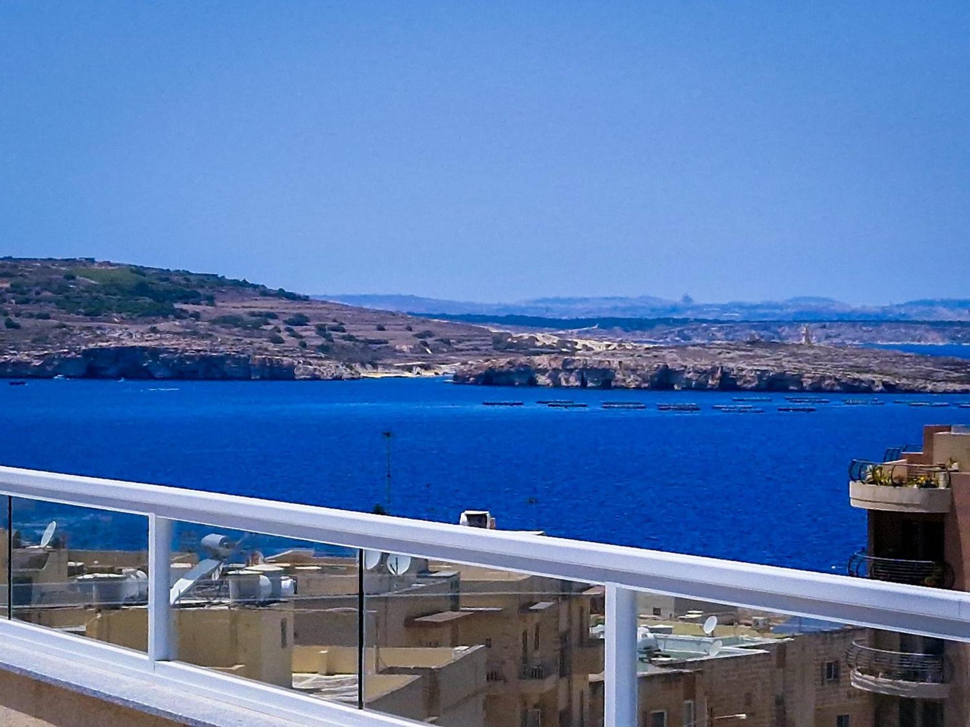 Sea View New Penthouse Terrace & Garage Parking Apartment Сейнт Полс Бей Екстериор снимка