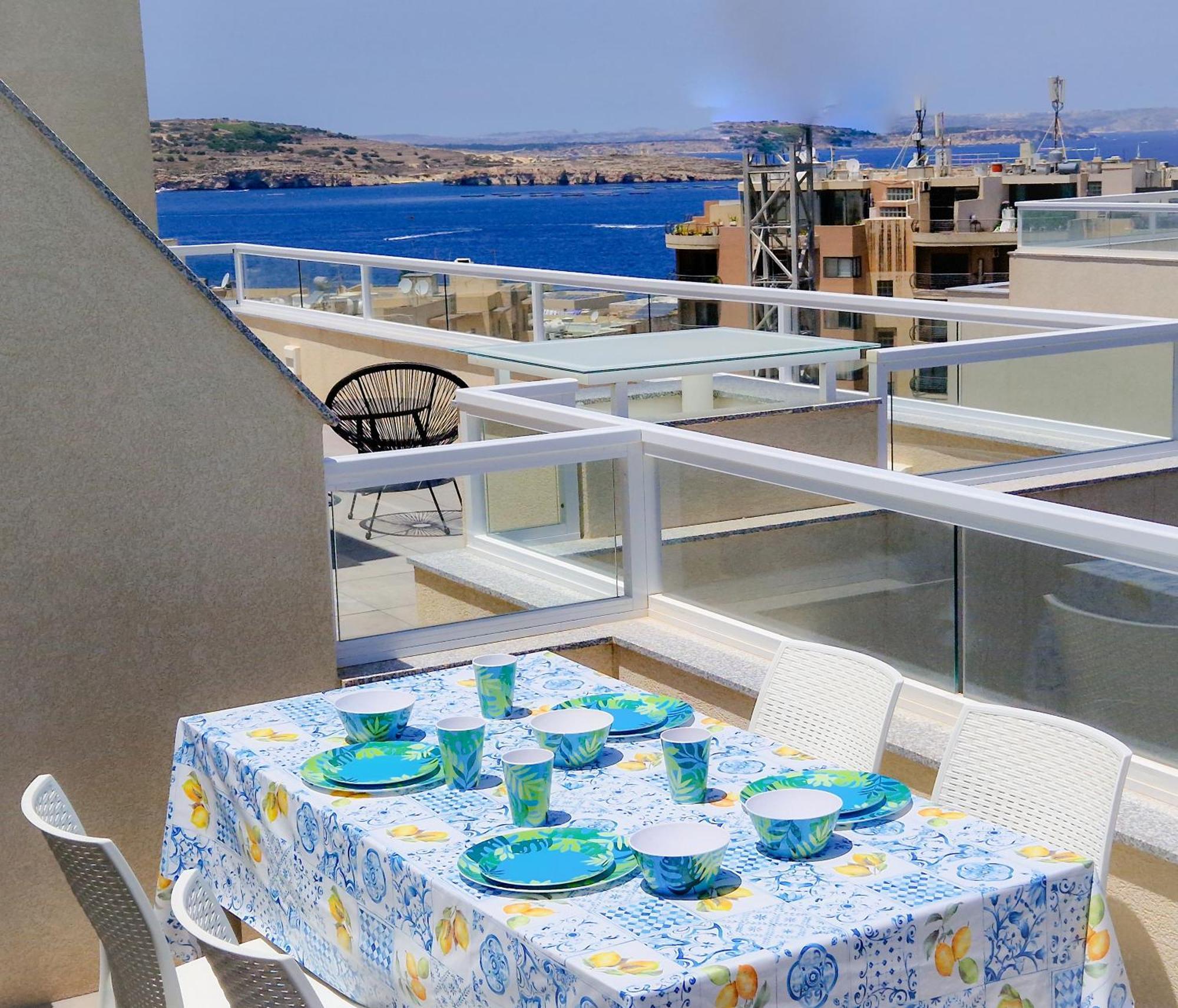 Sea View New Penthouse Terrace & Garage Parking Apartment Сейнт Полс Бей Екстериор снимка